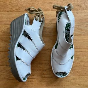 Fly London Yown Ivory Leather Open Toe Wedge Shoe 40